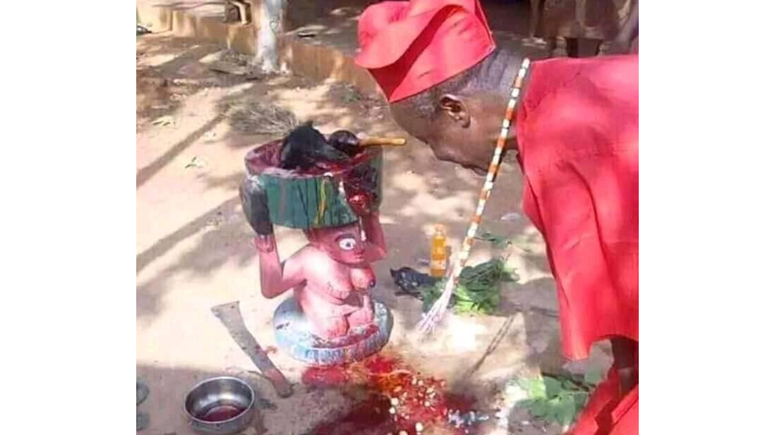 LE PLUS PUISSANT ET GRAND MAITRE MARABOUT SORCIER PAPA AKOUSSI SPÉCIALISÉ EN RITUELS DE RETOUR D'AFFECTION RAPIDES ET TRAVAUX OCULTES.