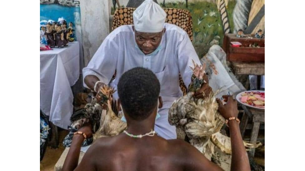 Le Puissant Maßtre Marabout Voyant Papa Karime vous aidera à résoudre tous vos problÚmes sentimentaux +229 5264 1336